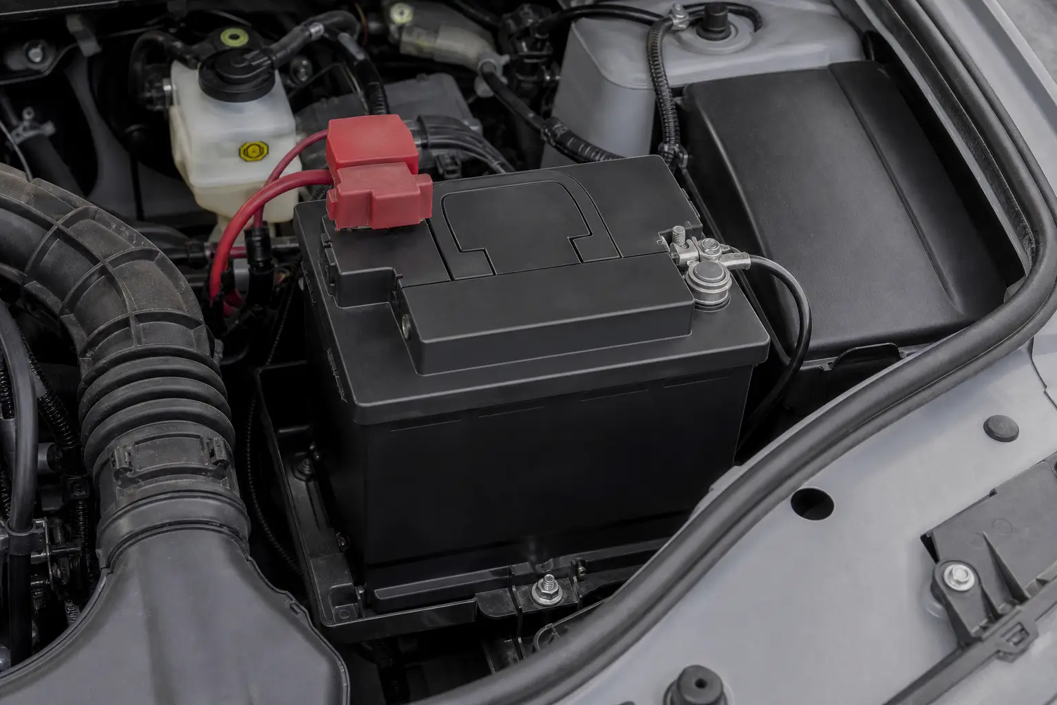 Какой аккумулятор подходит для Lada Largus